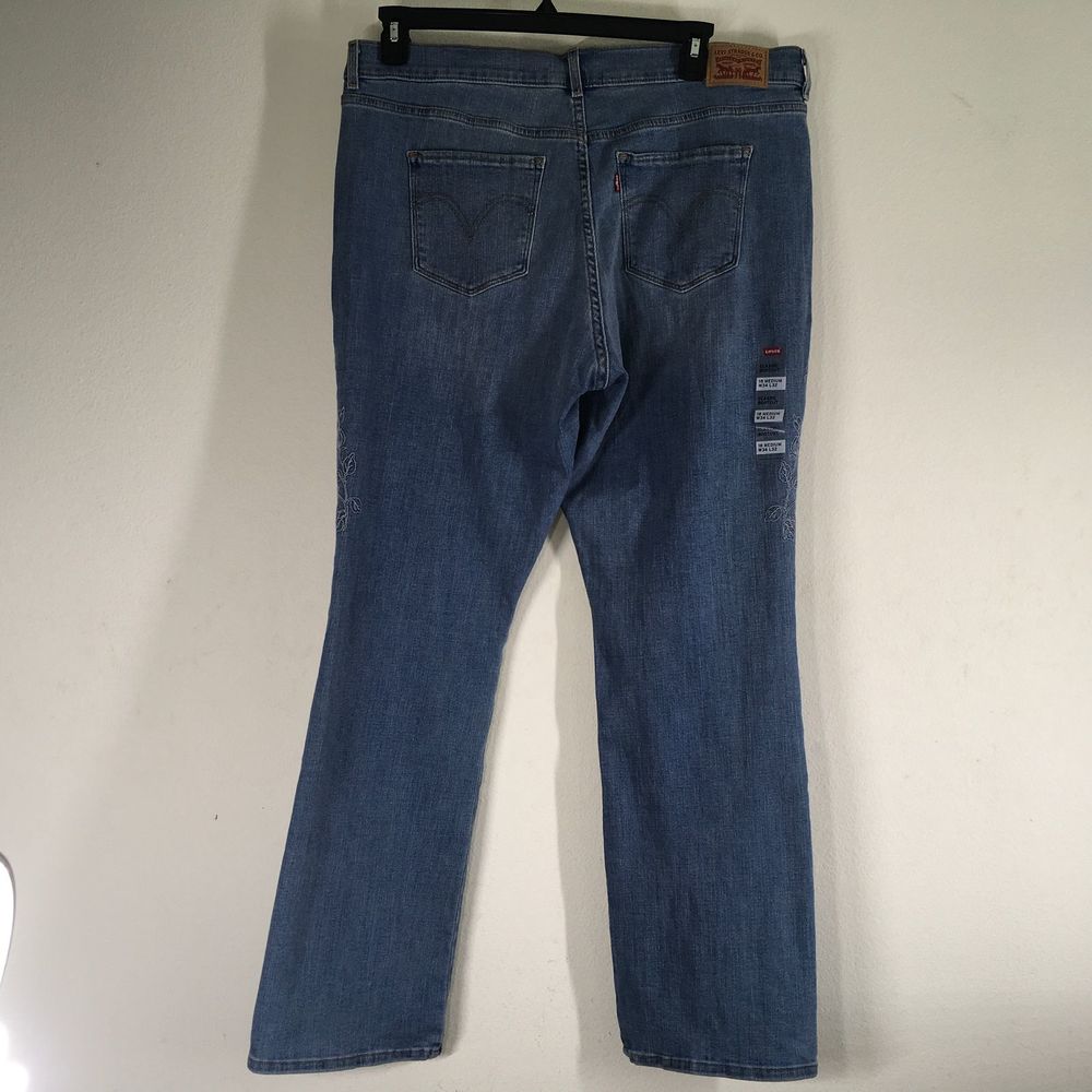 Levi Classic Bootcut Washed Blue Jeans - Picture 2 of 11